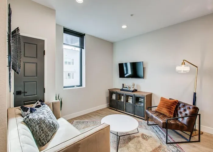Utica 2 Bedroom 1 Bath With Full Kitchen