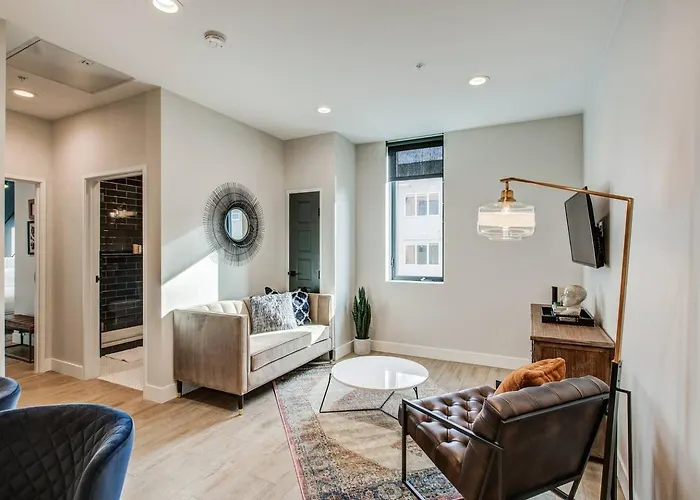Utica 2 Bedroom 1 Bath With Full Kitchen