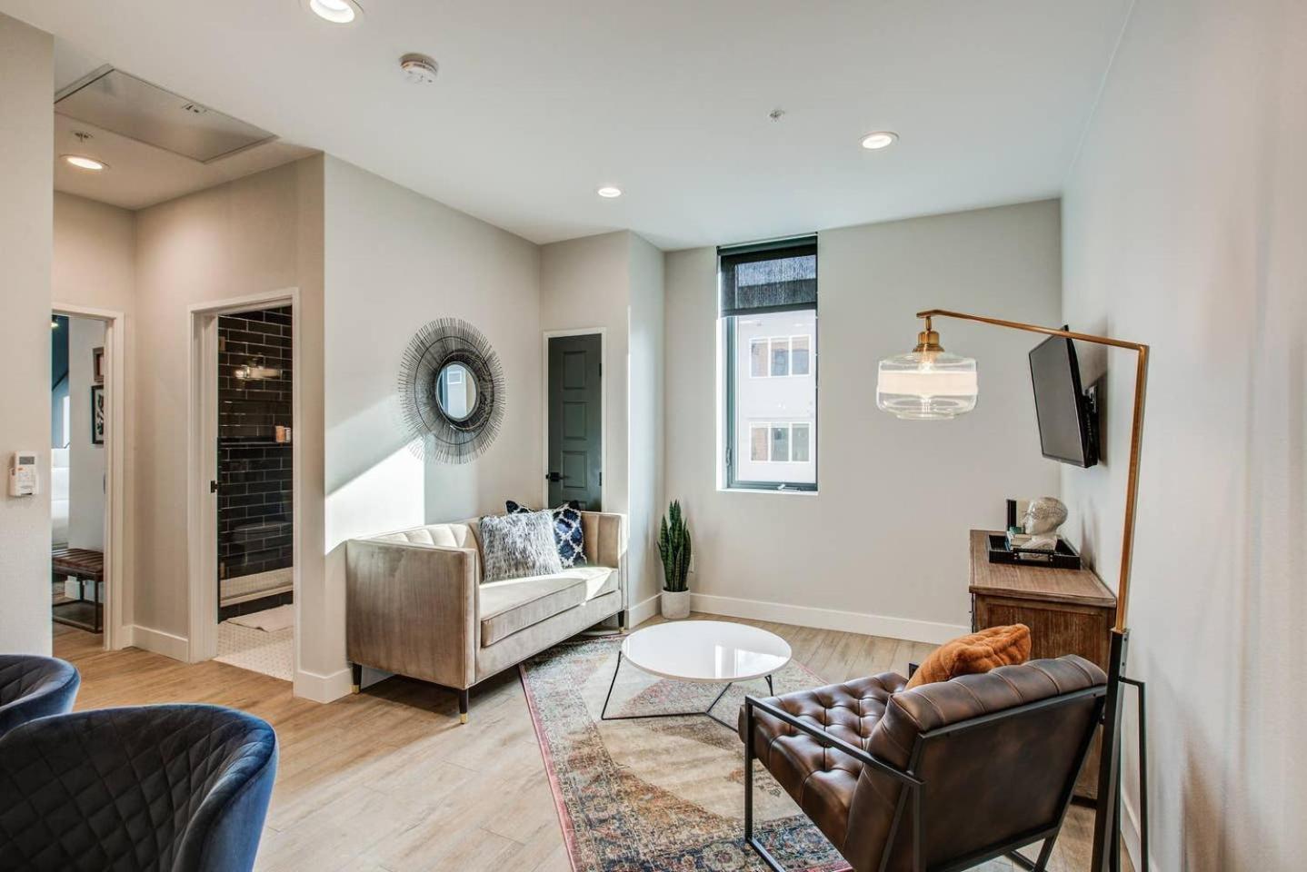 Utica 2 Bedroom 1 Bath With Full Kitchen Apartamento